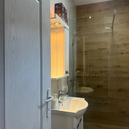 Apartament Madavajo *